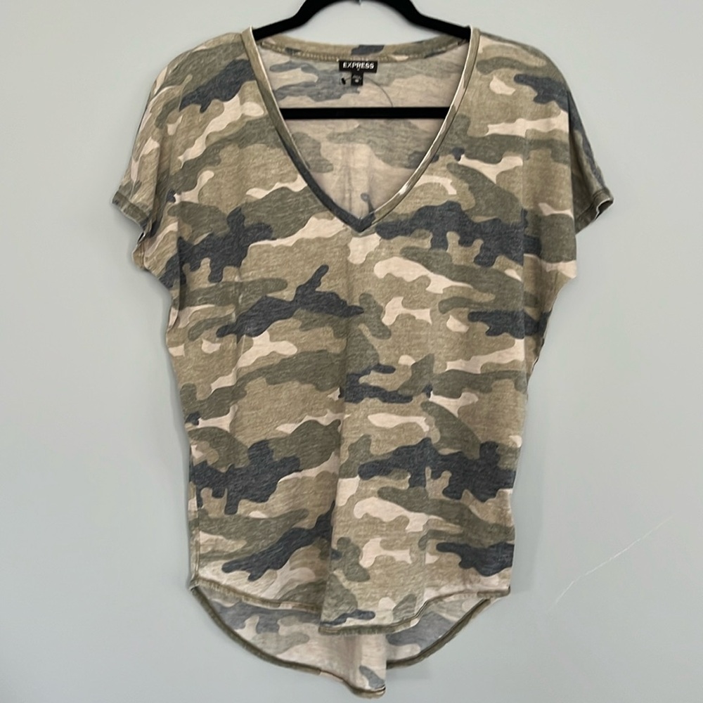 Express V-Neck Tee